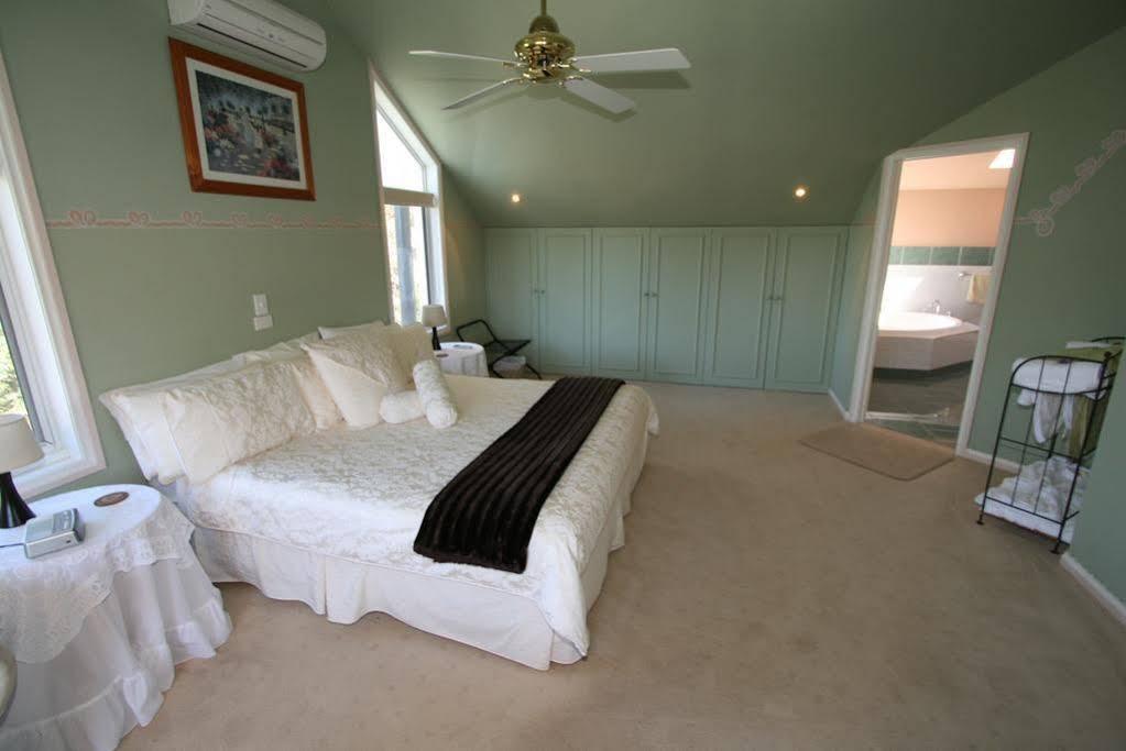 Silver Waters Bed & Breakfast Cowes Exterior photo