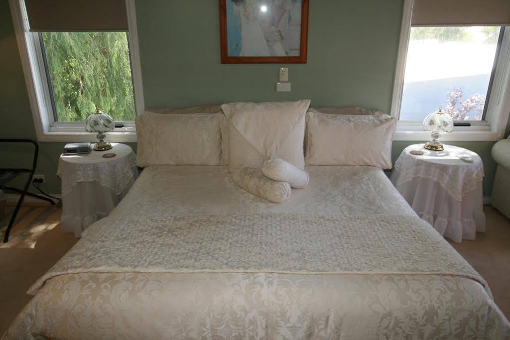 Silver Waters Bed & Breakfast Cowes Exterior photo
